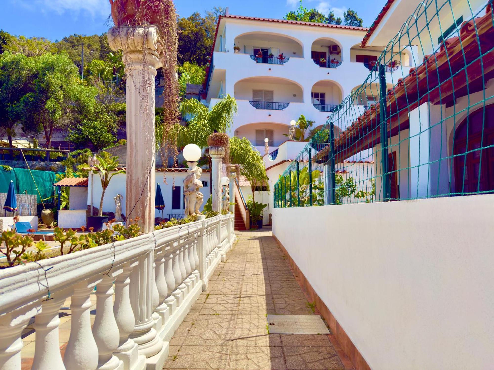 Hotel Villa Fiorentina Казамиччола-Терме Экстерьер фото